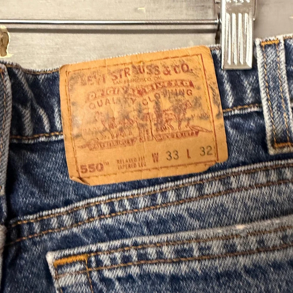 Levis 550 Relaxed Fit Tapered Leg Jeans Mens 33x32 Medium‎ Wash Blue Made in USA